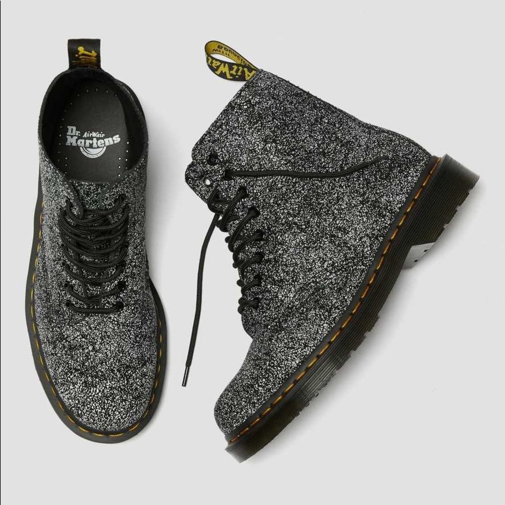 NIB Dr. Martens 1460 Pascal Lather Boots